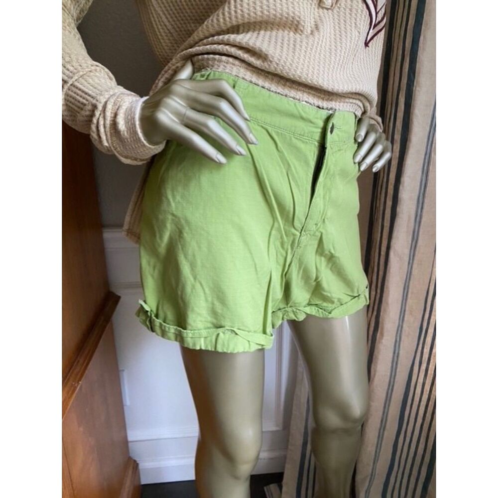 EUC Da-Nang Lime Green Soft Cotton Chino Shorts L